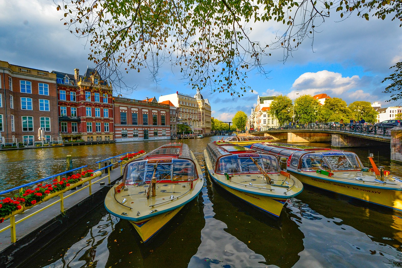 Kanały Amsterdam Holandia